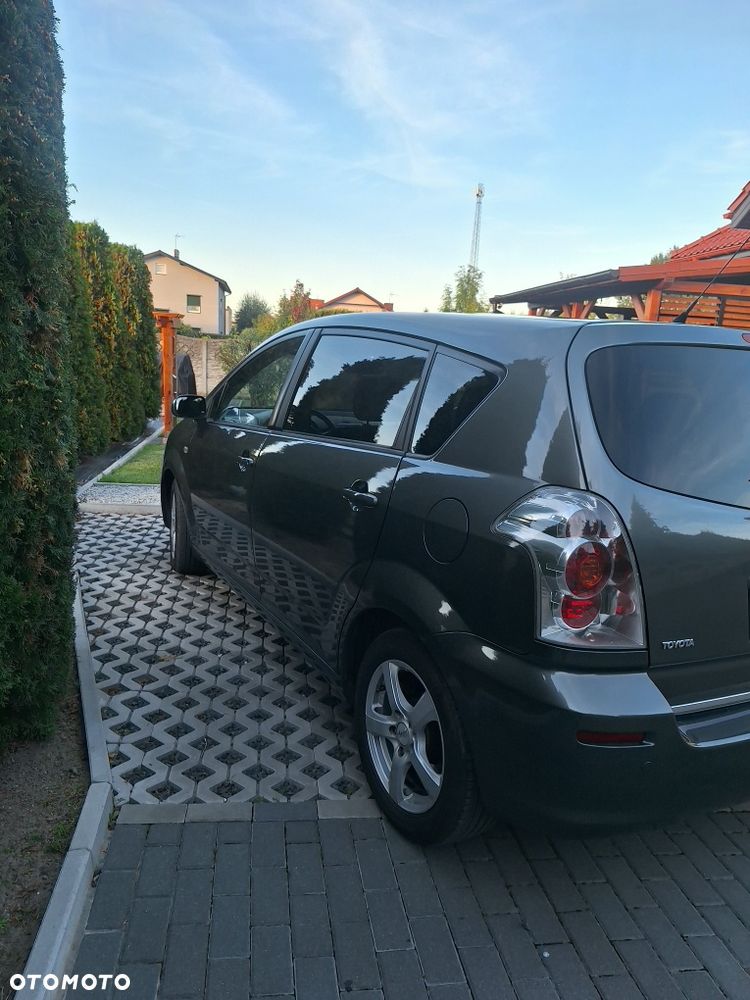 Toyota Corolla Verso - 10