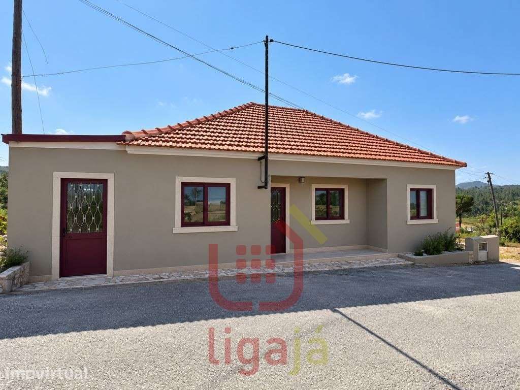 Moradia T4 em Reconstrução - Barrocaria / Olival! - Grande imagem: 4/23