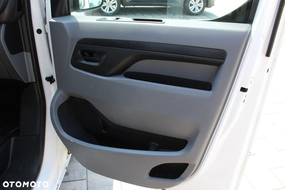 Opel Vivaro - 19