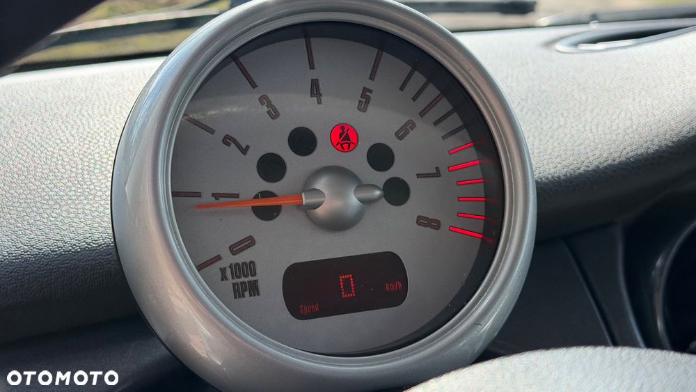 MINI Cooper Standard - 10