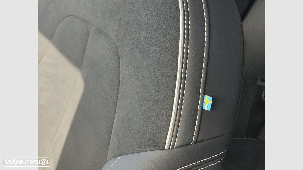 Volvo XC 40 2.0 B3 Core - 22