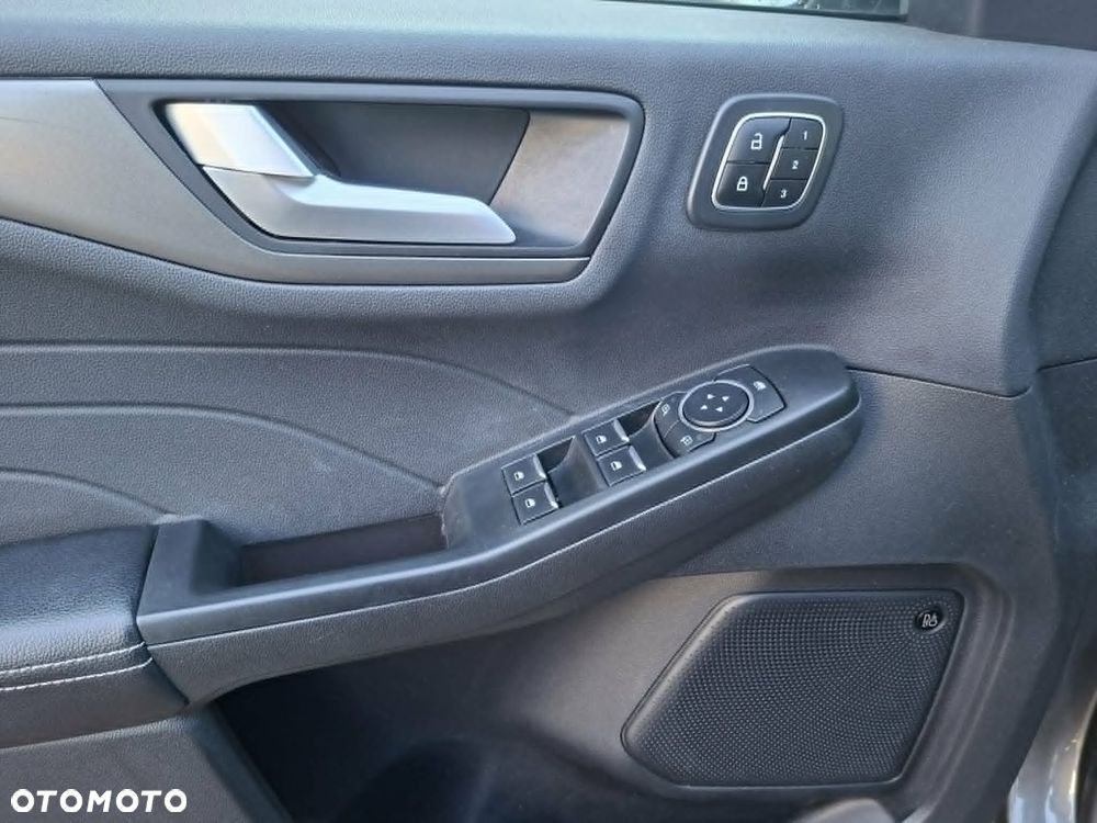 Ford Kuga - 26
