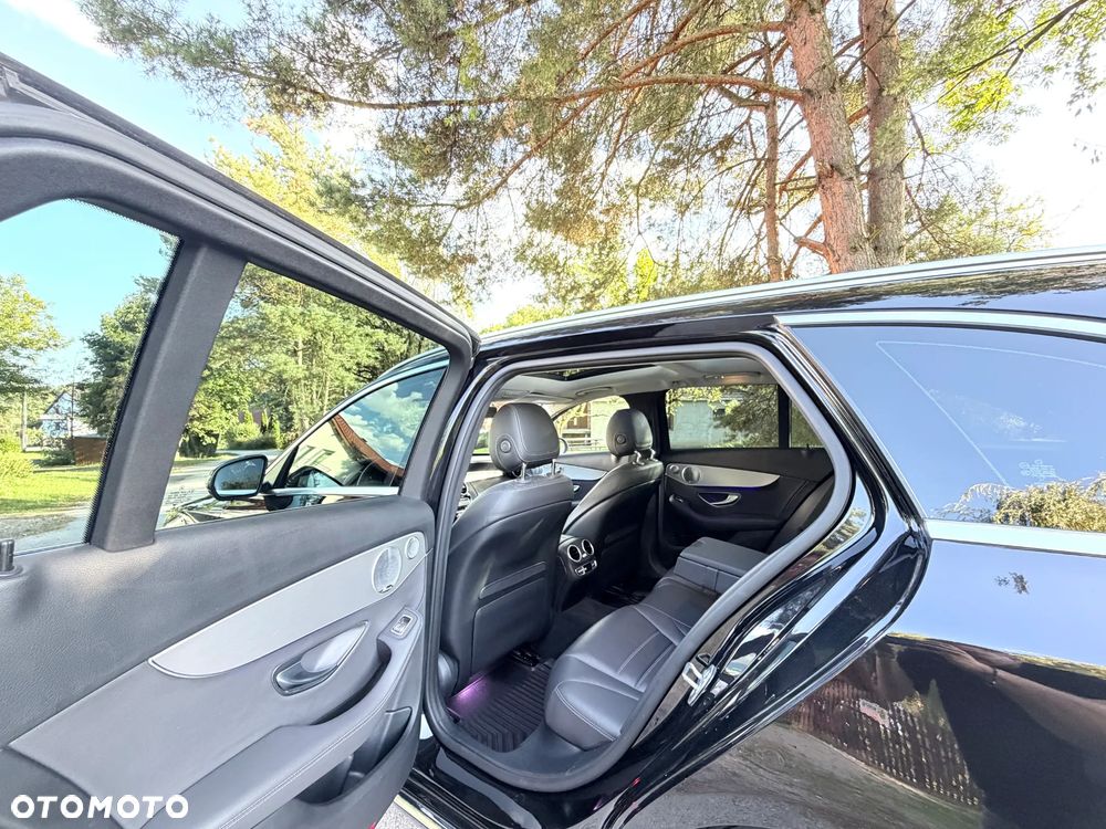 Mercedes-Benz Klasa C 300 d 4MATIC 9G-TRONIC - 23