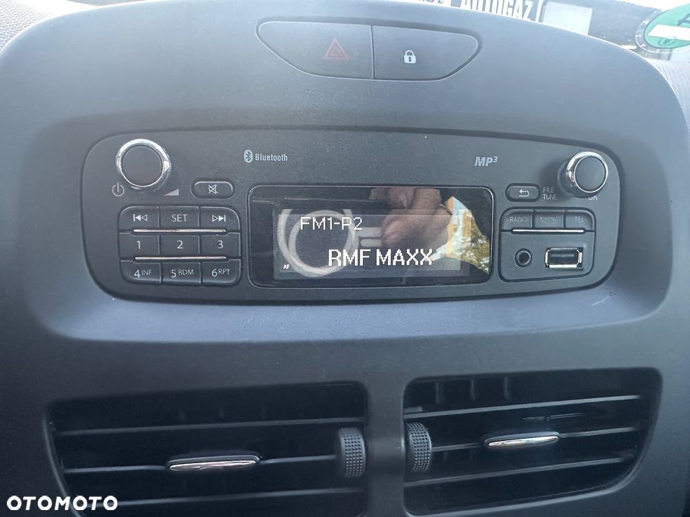 Renault Clio 1.2 16V Life - 19