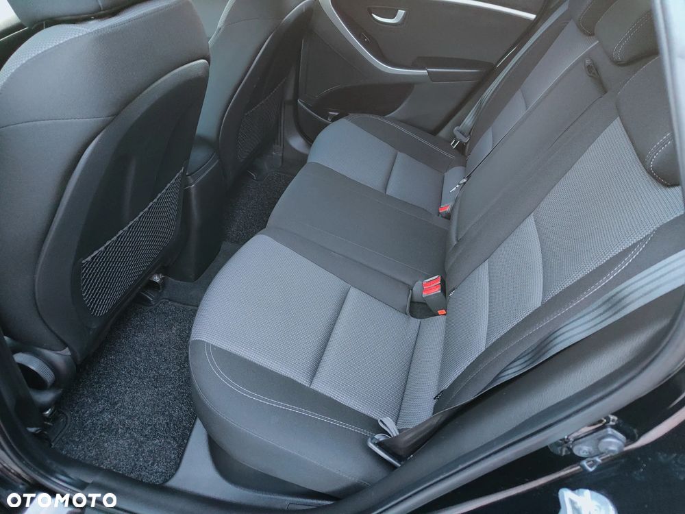 Hyundai i30 blue Kombi 1.6 GDi Style - 6