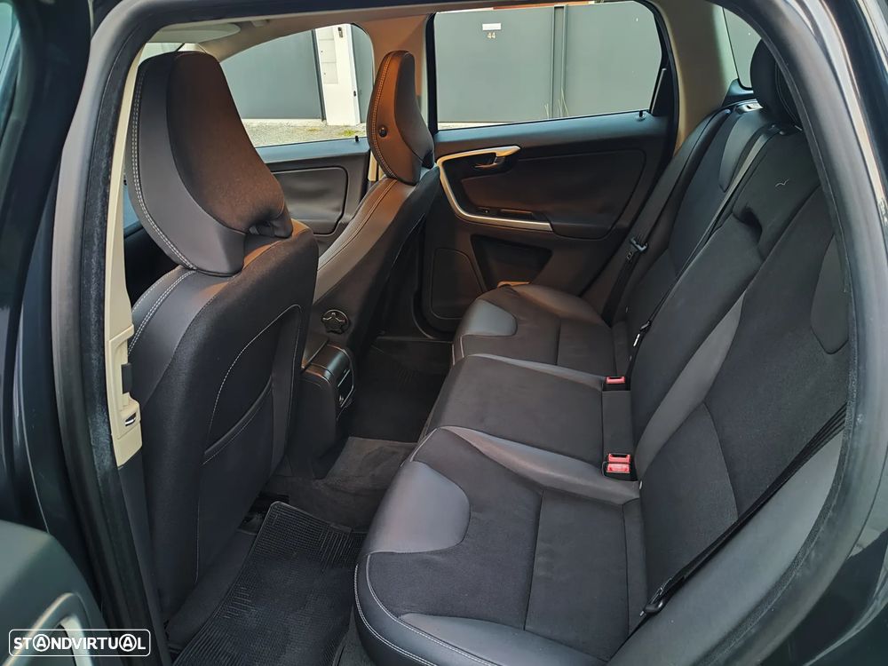 Volvo XC 60 D5 Summum - 11