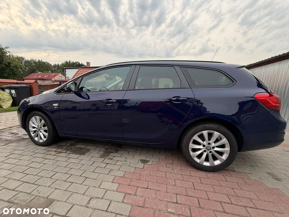 Opel Astra 2.0 CDTI DPF SportsTourer Edition - 3