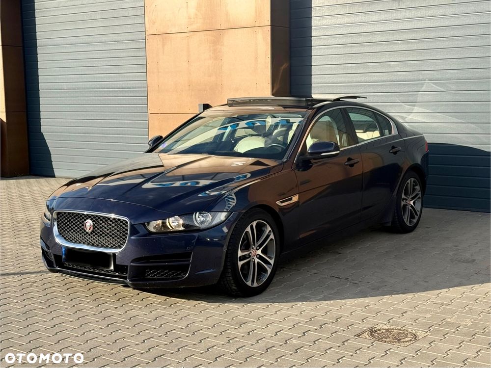 Jaguar XE 2.0 D Prestige - 1