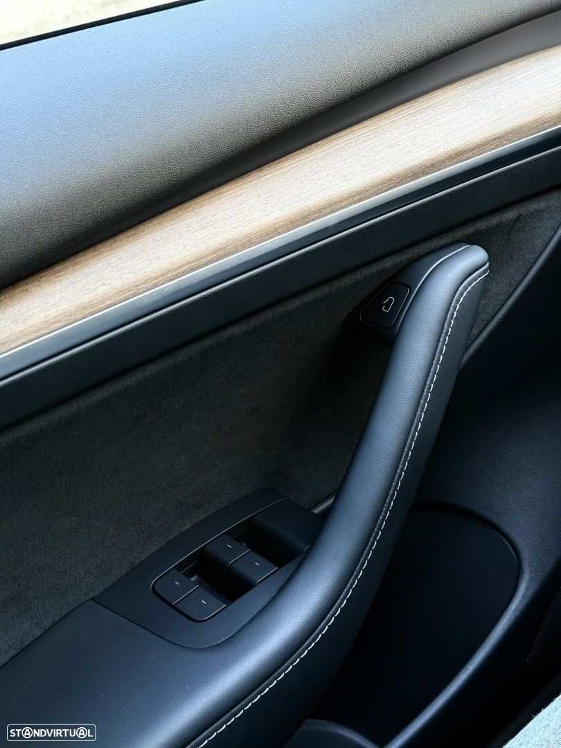 Tesla Model 3 - 23