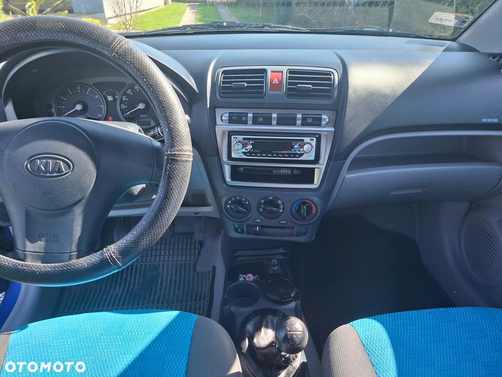 Kia Picanto - 8
