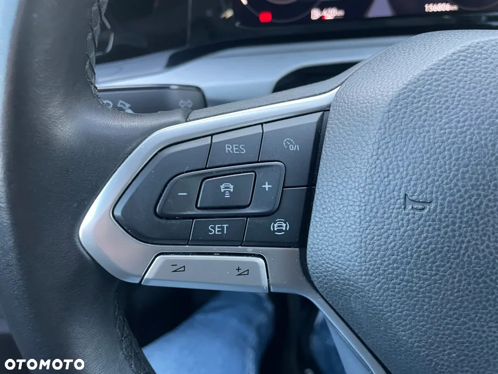 Volkswagen Golf VIII 2.0 TDI Life - 26