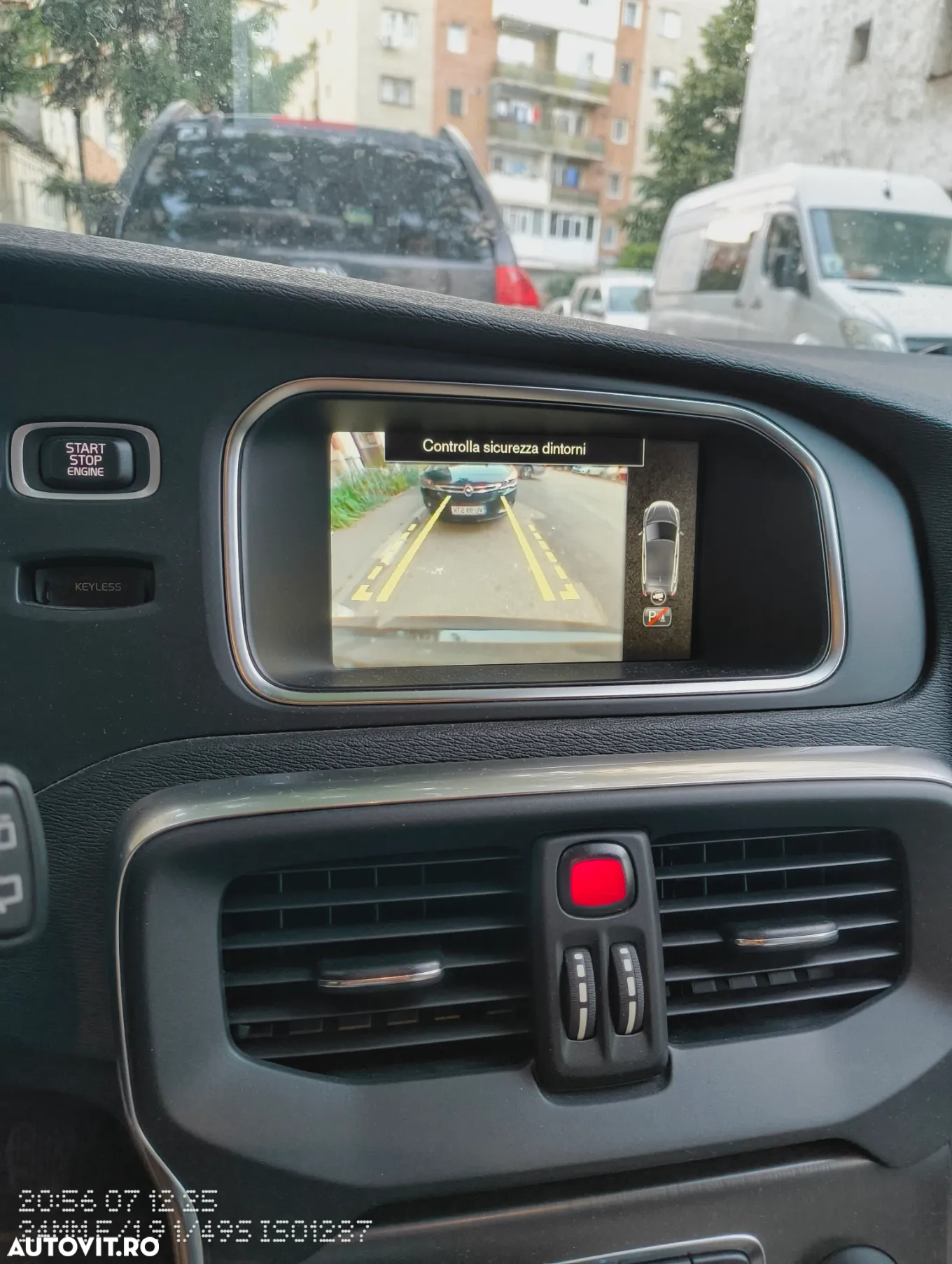 Volvo V40 D3 Momentum - 5