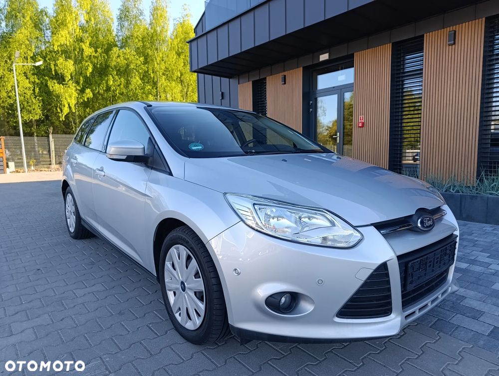 Ford Focus 1.0 EcoBoost Trend - 27