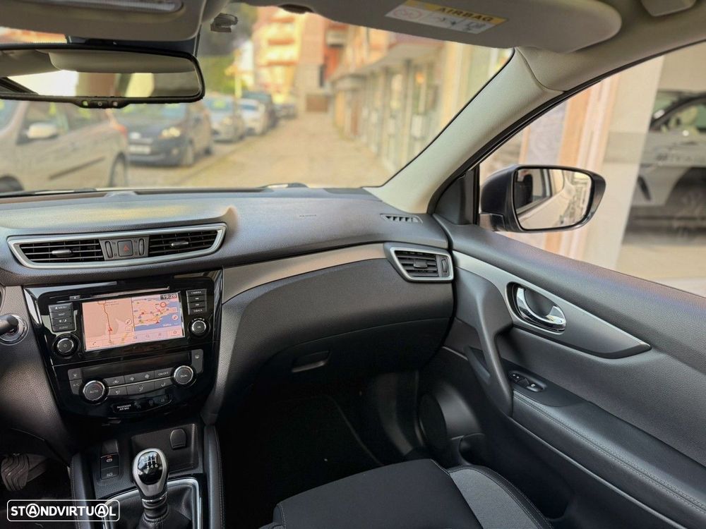 Nissan Qashqai 1.5 dCi N-Connecta J18 - 22