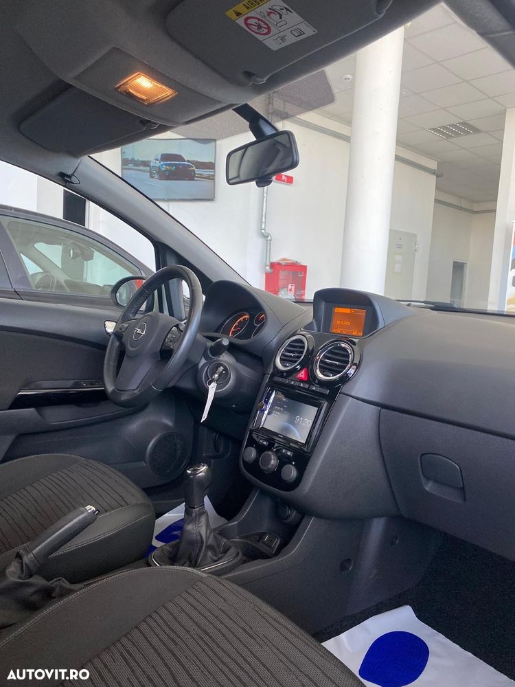 Opel Corsa 1.2 Essentia - 10