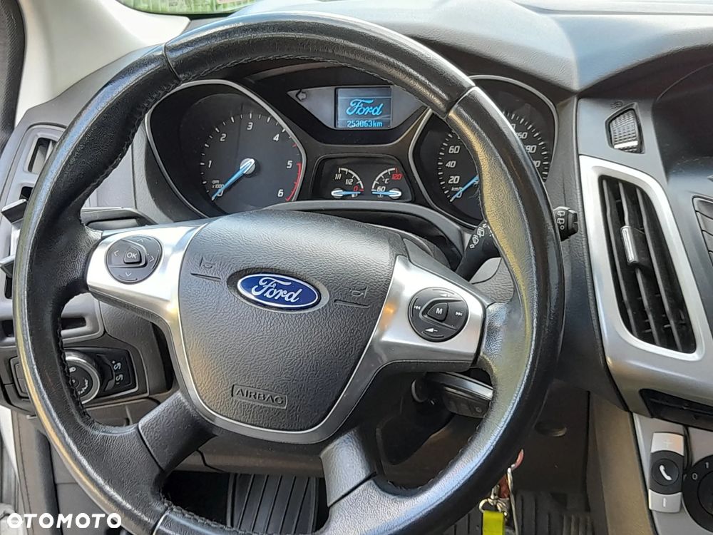 Ford Focus - 8