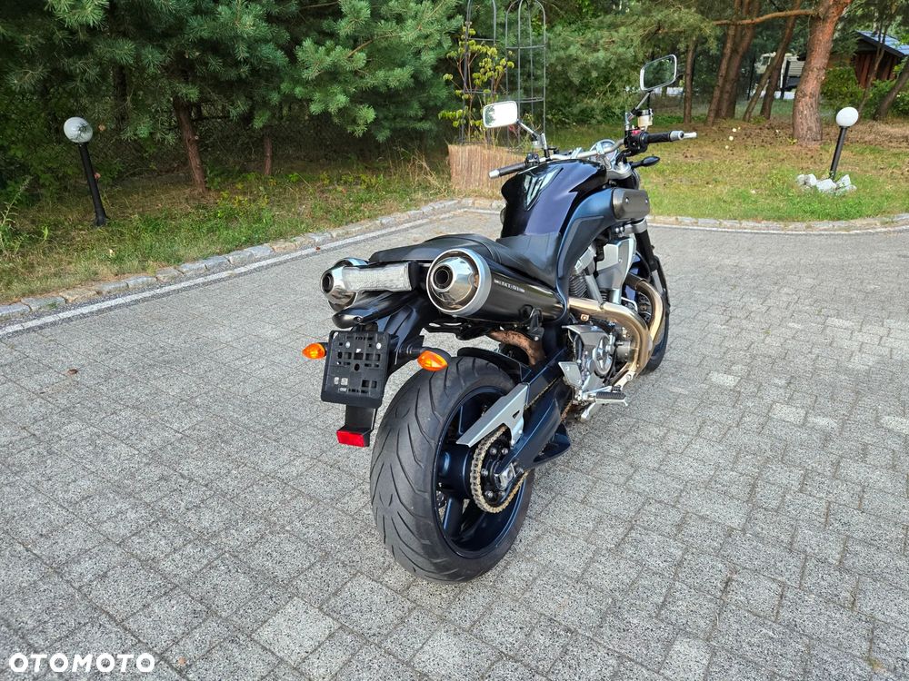 Yamaha MT - 7