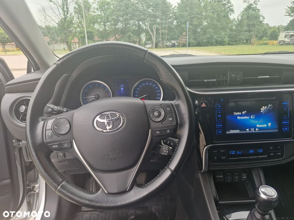 Toyota Corolla 1.6 Prestige - 9