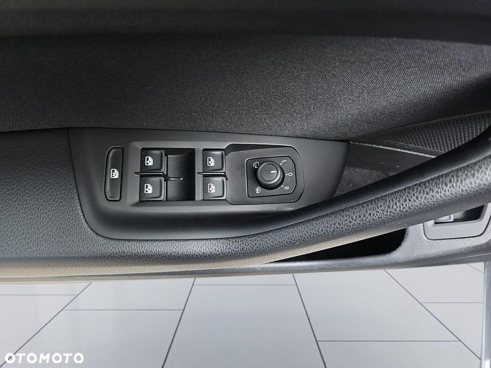 Volkswagen Passat 2.0 TDI EVO Business DSG - 18