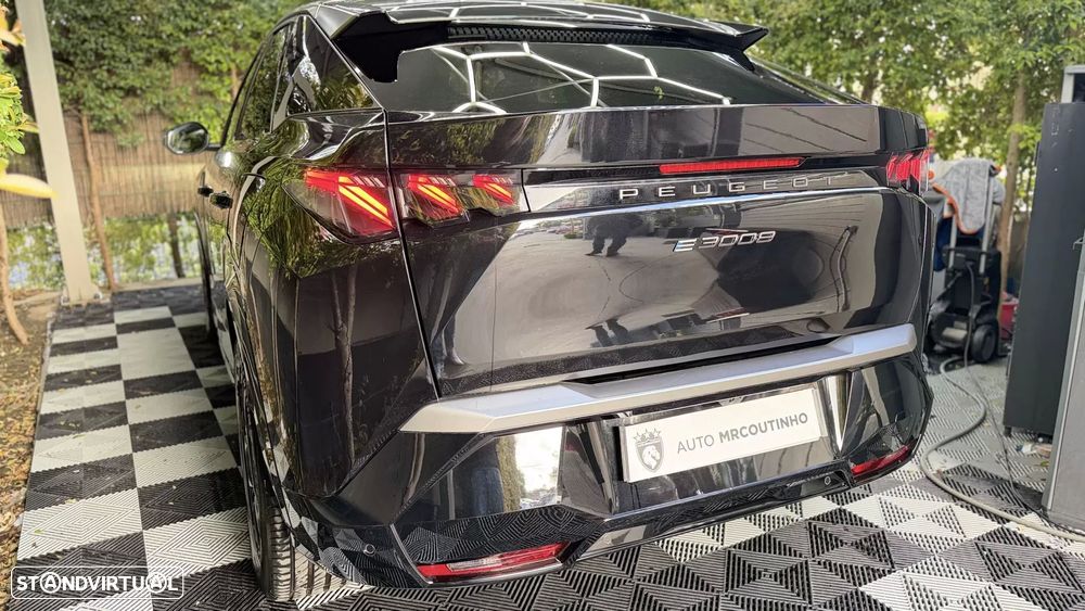 Peugeot E-3008 73 kWh GT - 6