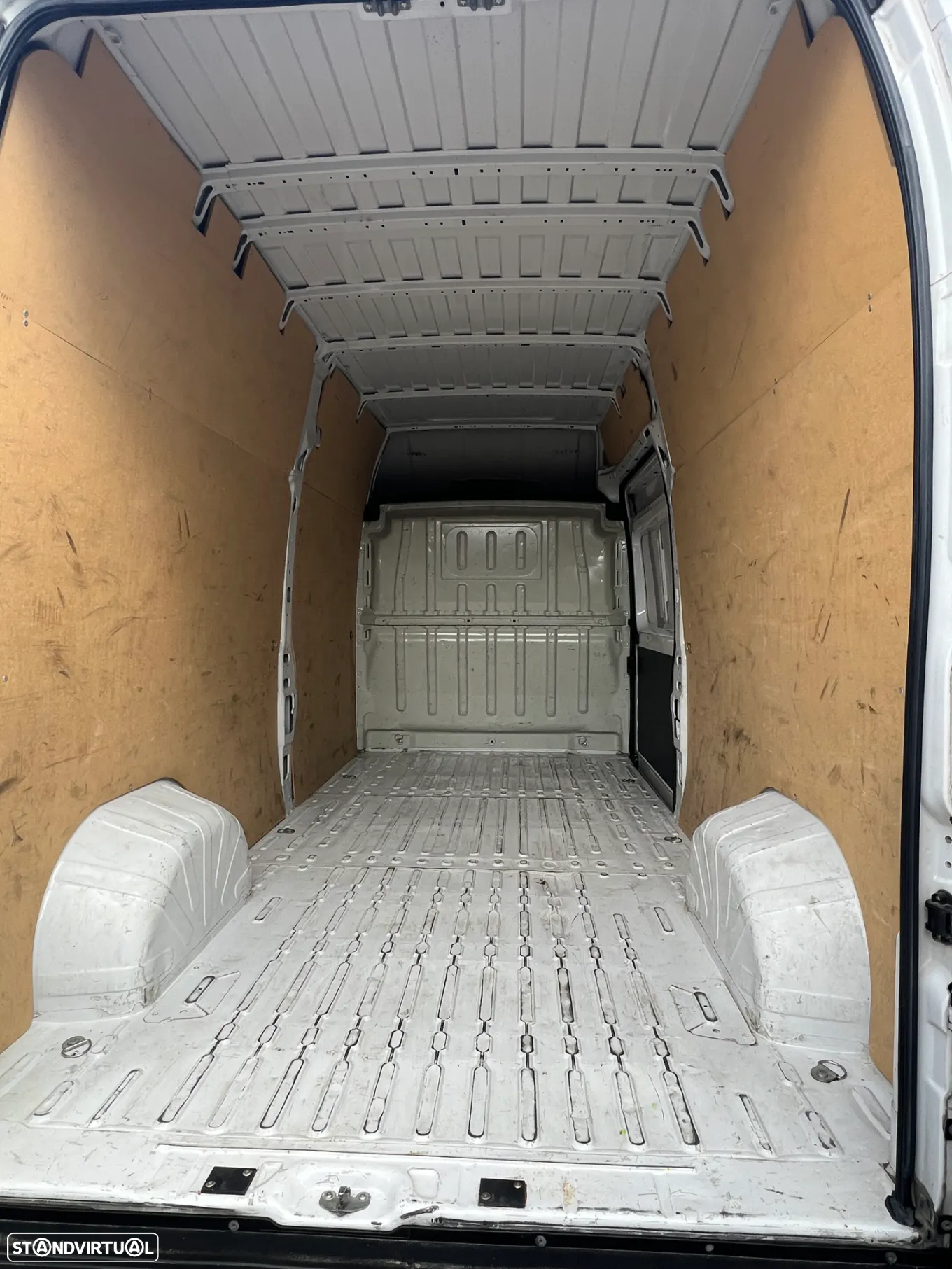 Peugeot Boxer 2.2 BlueHDI 335 L3H3 Pro C/ IVA DEDUTIVEL - 5