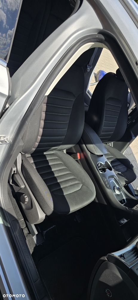 Ford Mondeo - 4