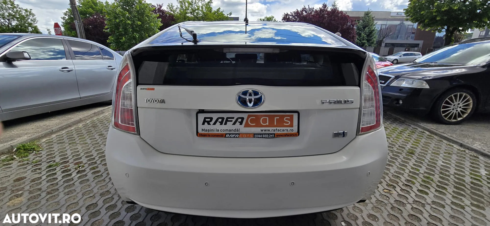 Toyota Prius (Hybrid) Executive - 6