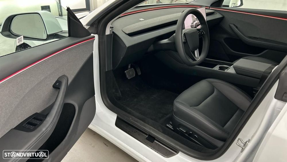Tesla Model 3 RWD - 4