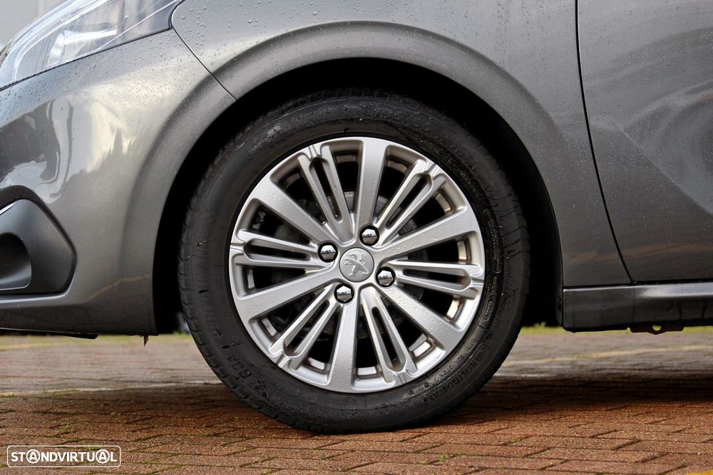 Peugeot 208 1.2 PureTech Style - 10