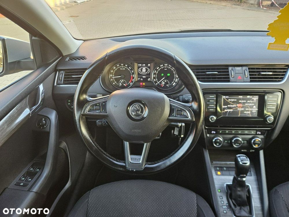 Skoda Octavia 2.0 TDI 4x4 DSG Scout - 24