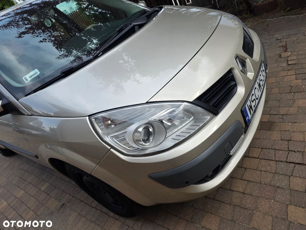 Renault Scenic 1.6 16V Luxe Privilege - 19