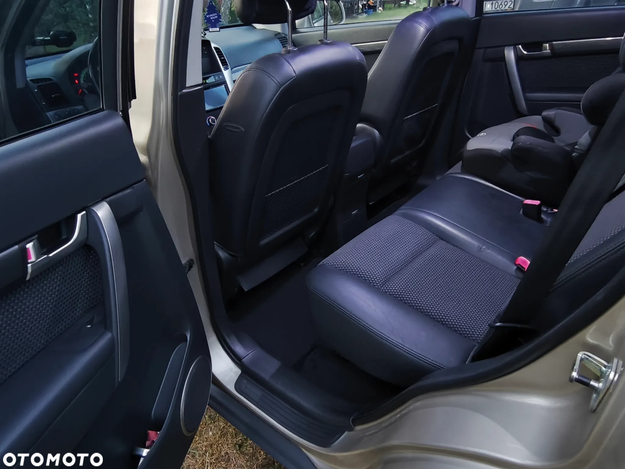 Chevrolet Captiva 2.4 4WD 7 Sitzer LT - 9