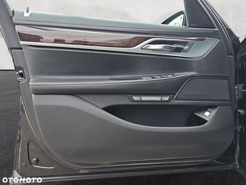 BMW Seria 7 - 19