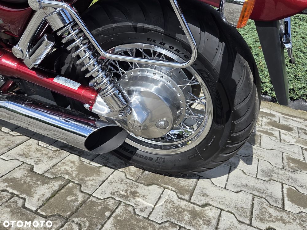 Suzuki Intruder - 34