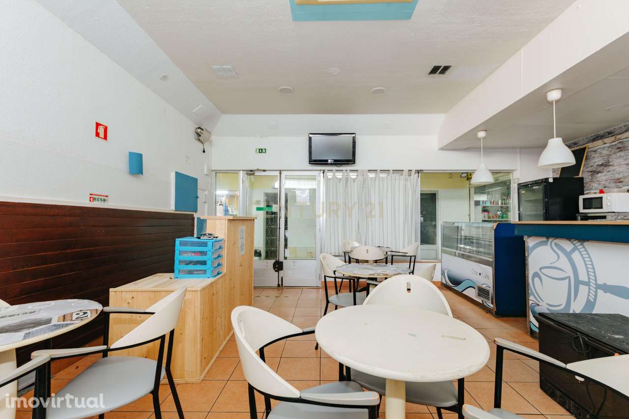 Café pronto a funcionar num centro comercial, Cidade de Sol- Barreiro - Grande imagem: 4/12
