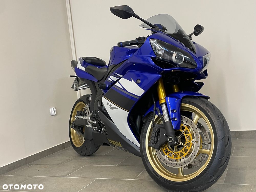 Yamaha R1 - 5