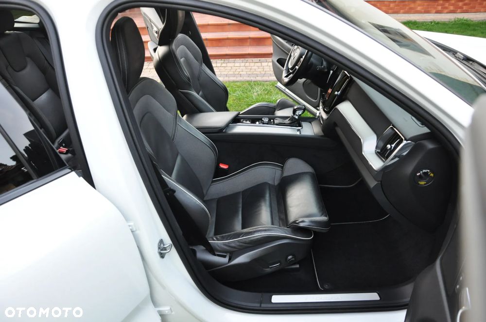 Volvo XC 60 D4 Geartronic RDesign - 27