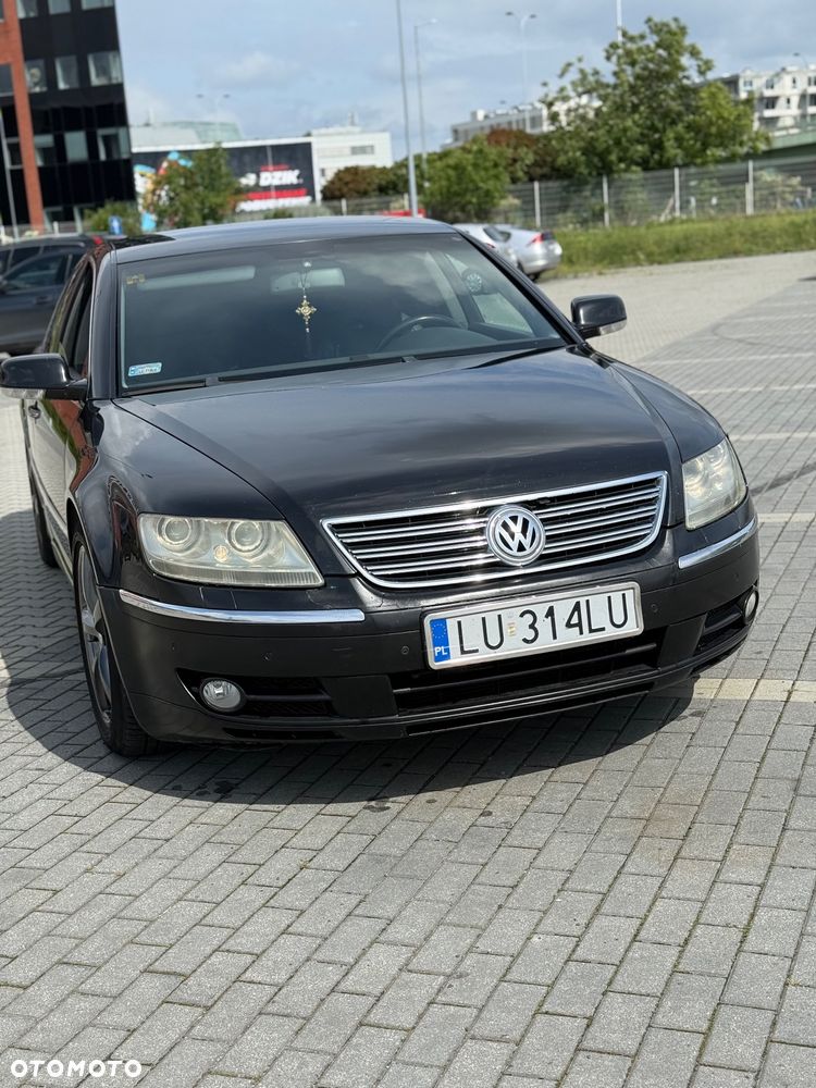 Volkswagen Phaeton - 1