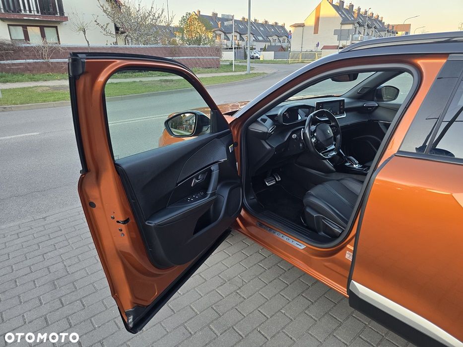 Peugeot 2008 PureTech 130 EAT8 GT - 31