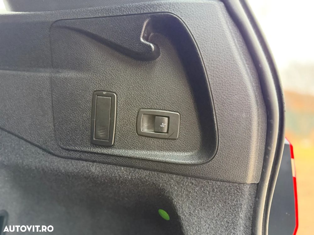 BMW Seria 2 218d - 31