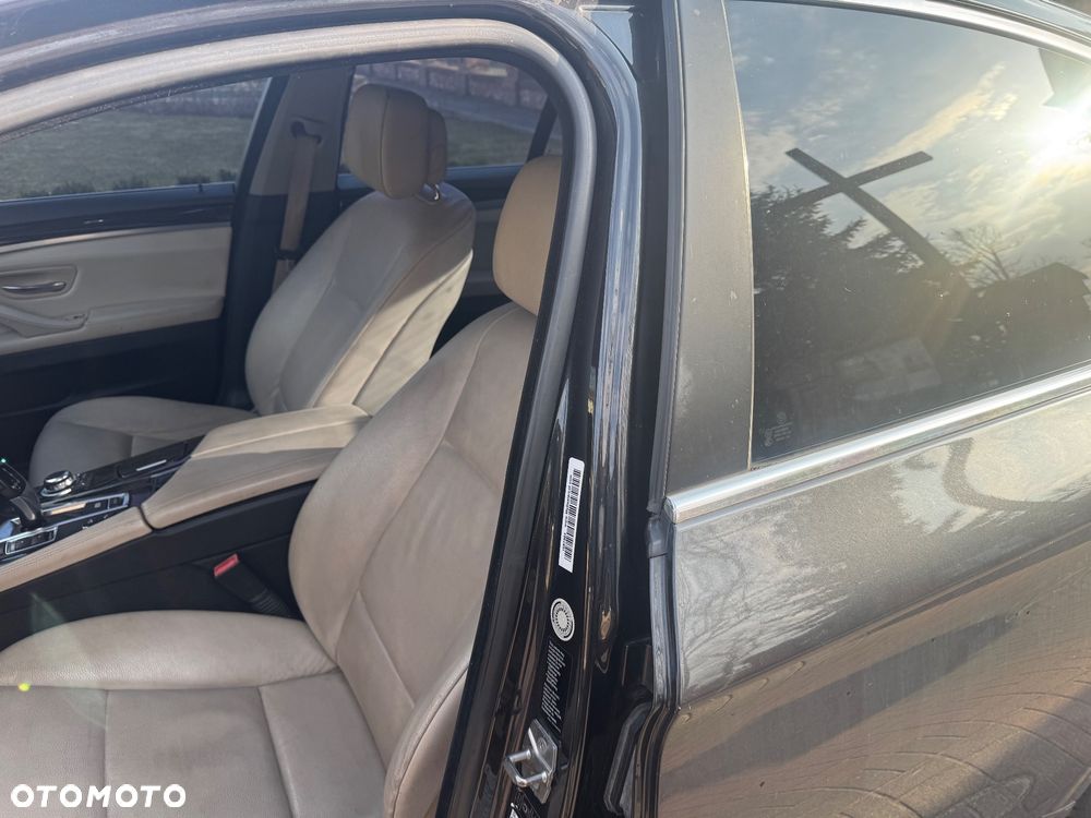 BMW Seria 5 528i xDrive Modern Line - 21