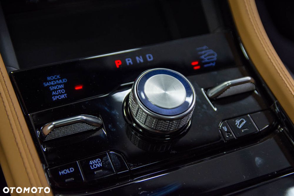 Jeep Grand Cherokee - 22