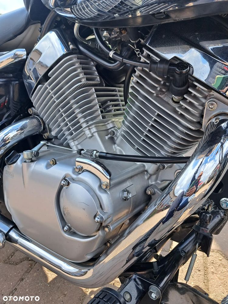 Suzuki Intruder - 12