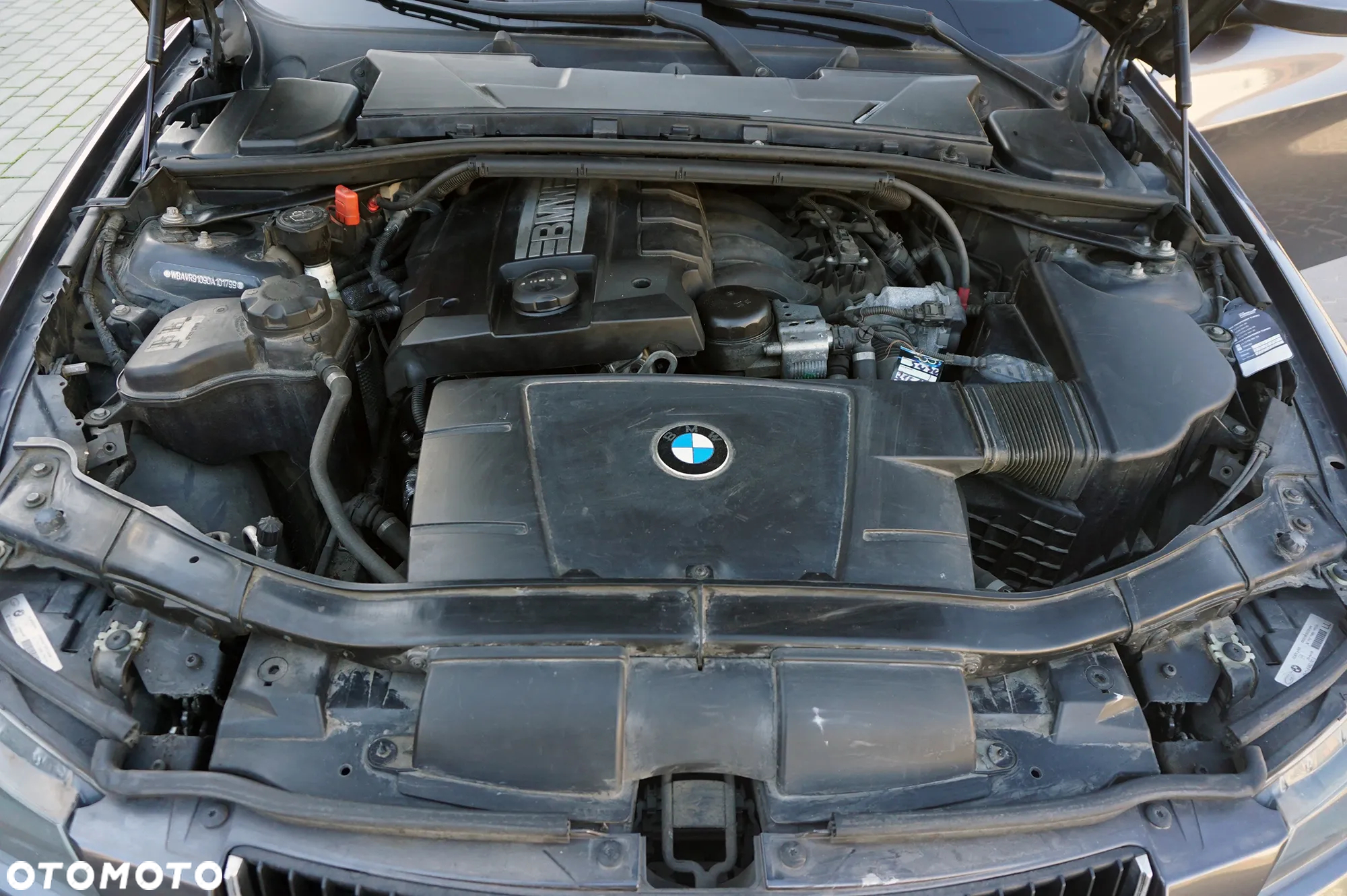 BMW Seria 3 320i Touring - 13