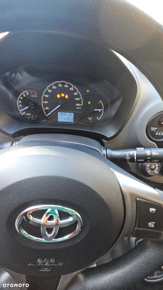 Toyota Yaris 1.5 Active - 10