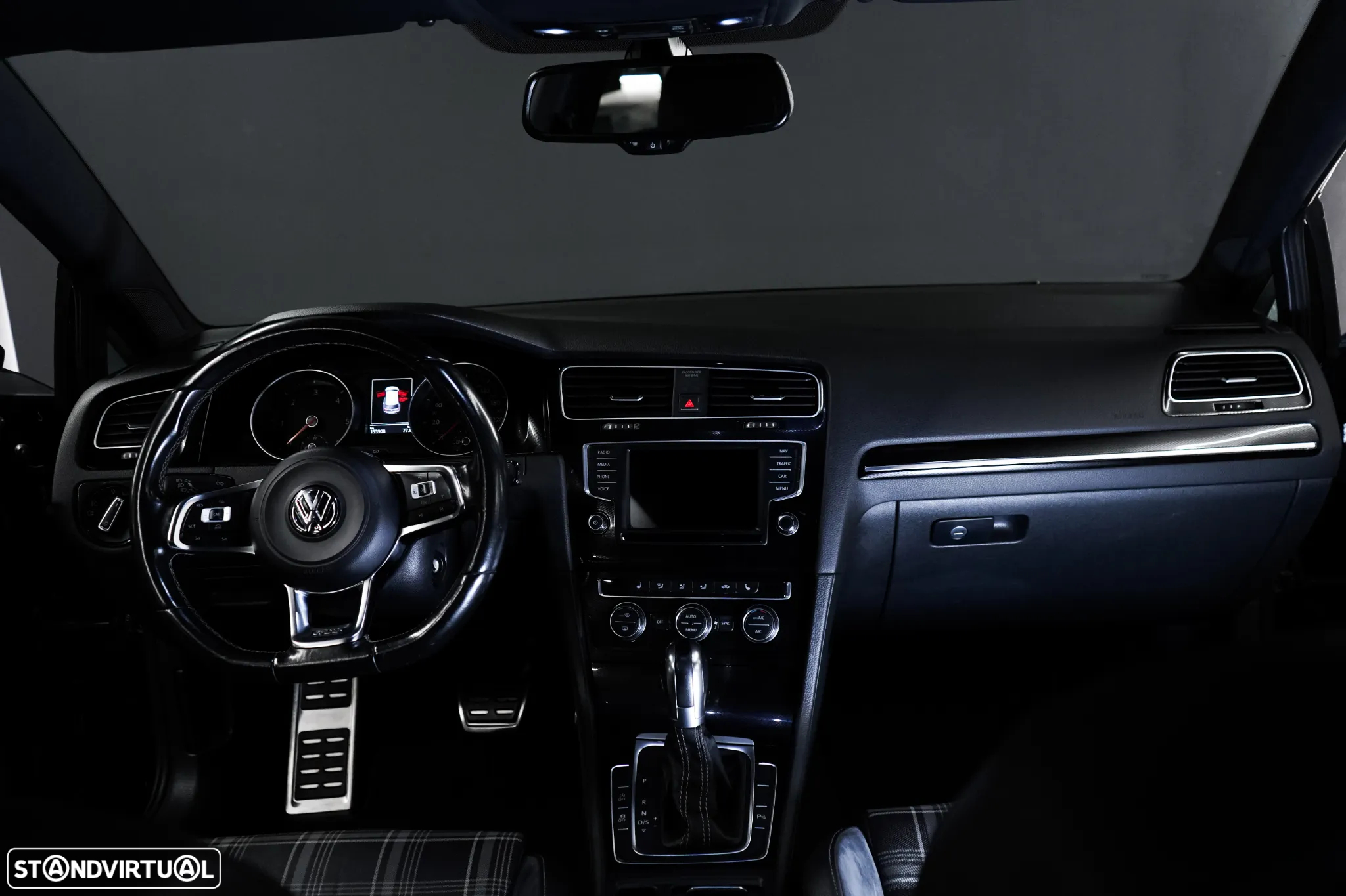 VW Golf 2.0 TDI GTD DSG - 27