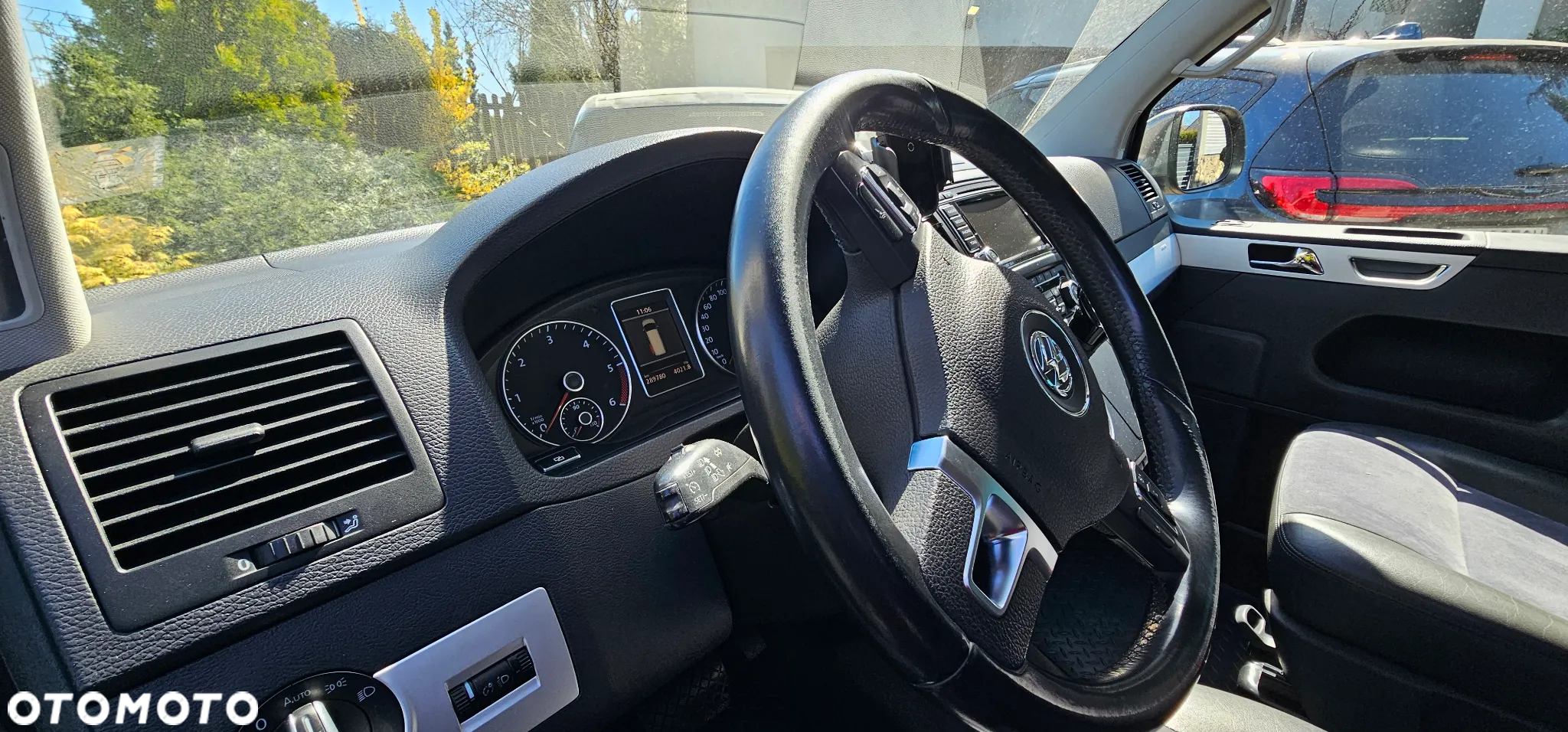 Volkswagen Multivan - 10