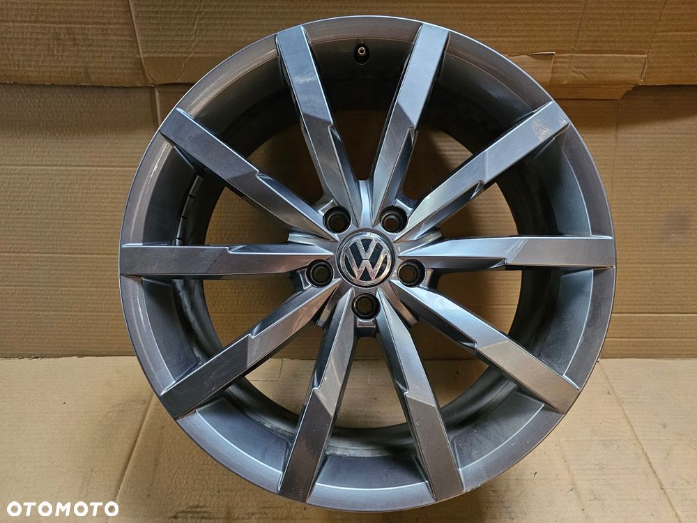 (F38) Volkswagen OE New Beetle Golf Passat / 5C0 601 025AT / 8Jx20 ET48 5x112 - 1