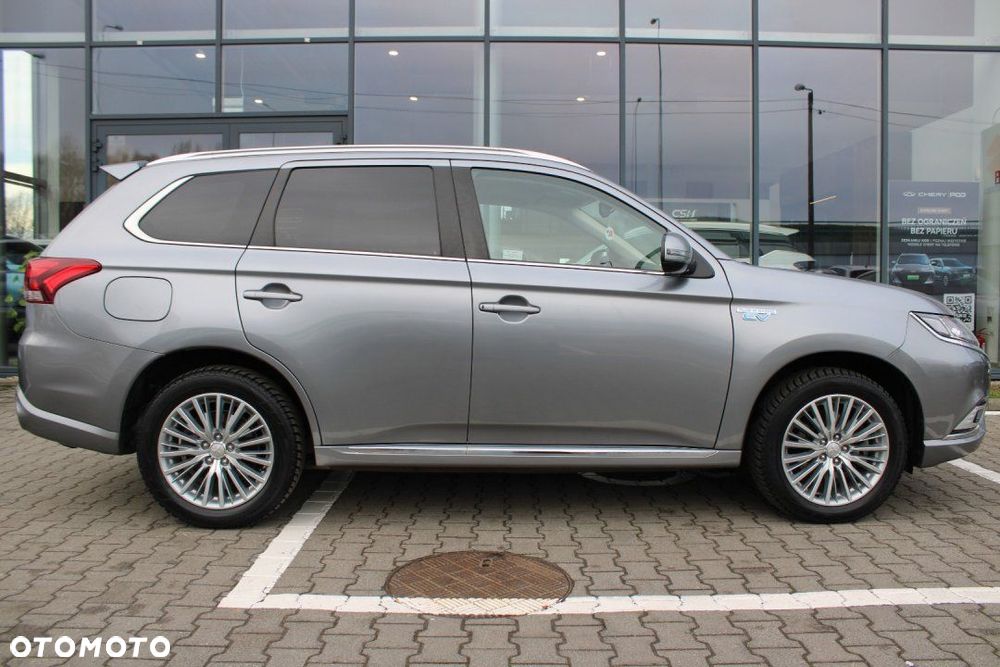 Mitsubishi Outlander - 4