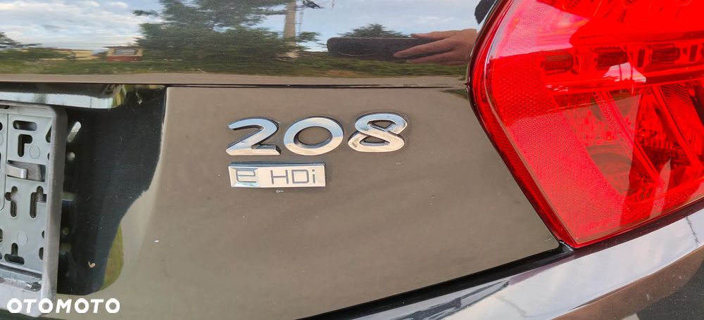 Peugeot 208 - 6
